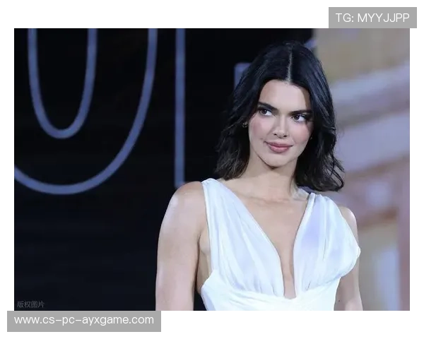 库里社媒晒出父亲年轻时训练照，激励人心